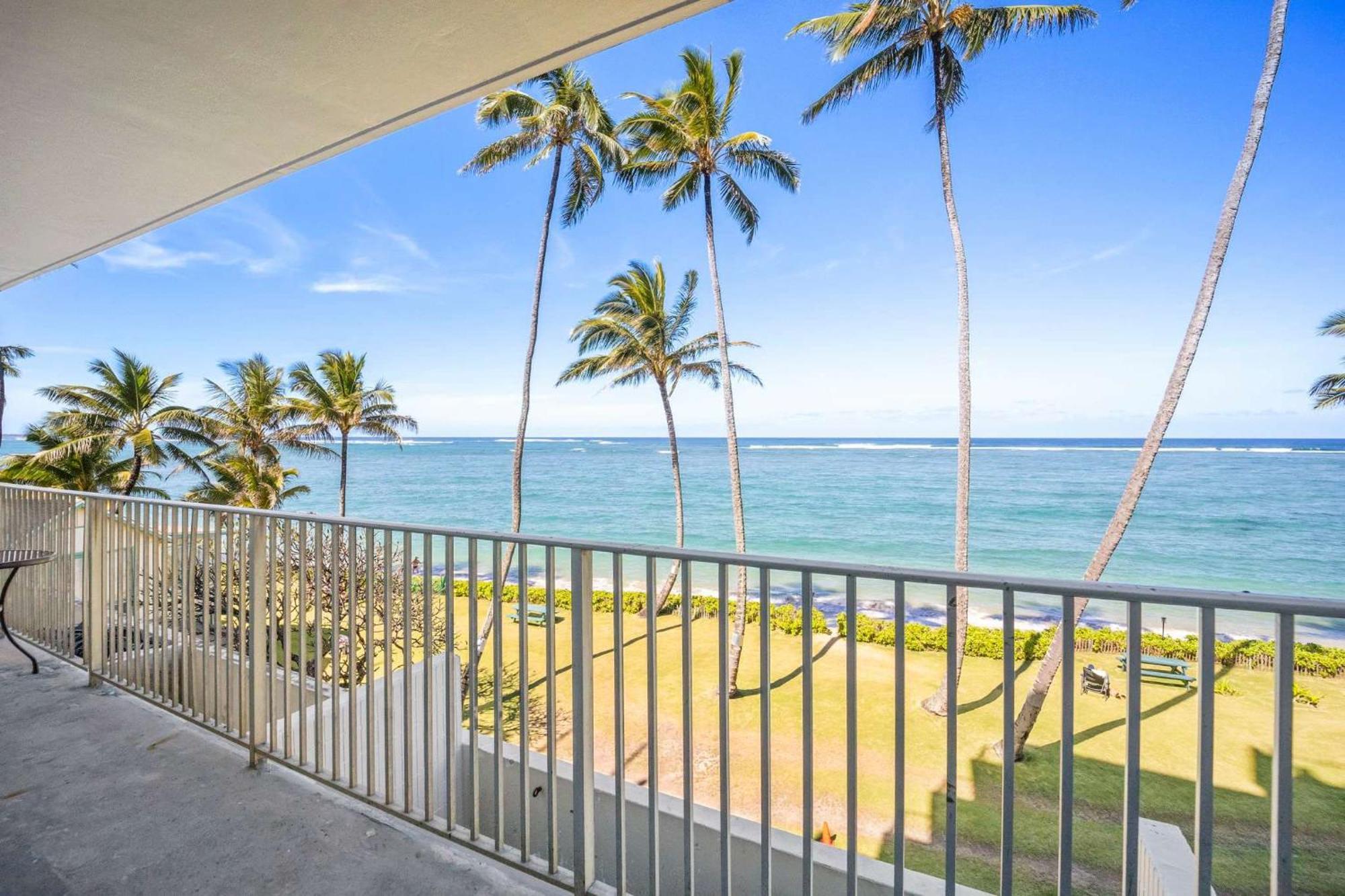 Beautiful Beachfront Condo Laie Exterior photo
